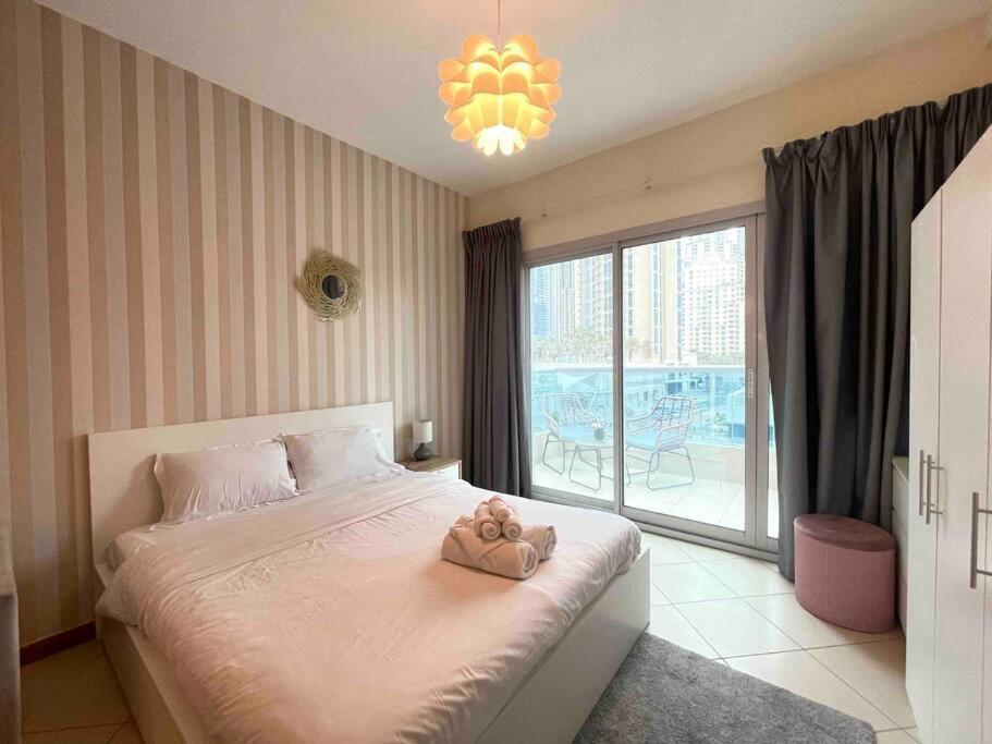 Amazing Largest In Marina Next To Metro - Location Apartment *